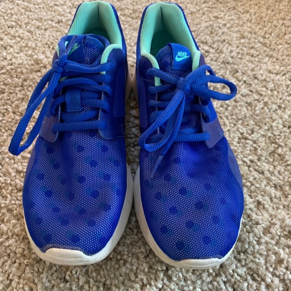 Nike Shoes - Picture 3 of 3